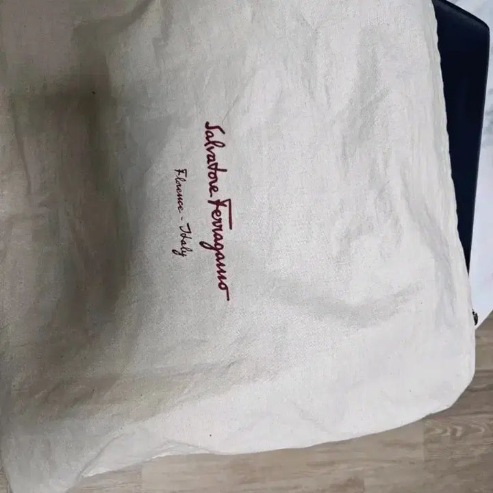 [BUNJANG] Ferragamo Vara Bow Chain Shoulder Bag / 페라가모 바라 체인 숄더백