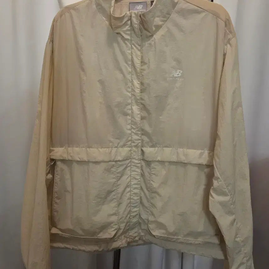 [BUNJANG] New Balance Active Crop Windbreaker Beige / 뉴발란스 액티브 크롭 바람막이