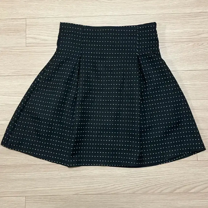 [BUNJANG] Black Dot A-line Mini Skirt / 블랙 도트 땡땡이 A라인 미니스커트