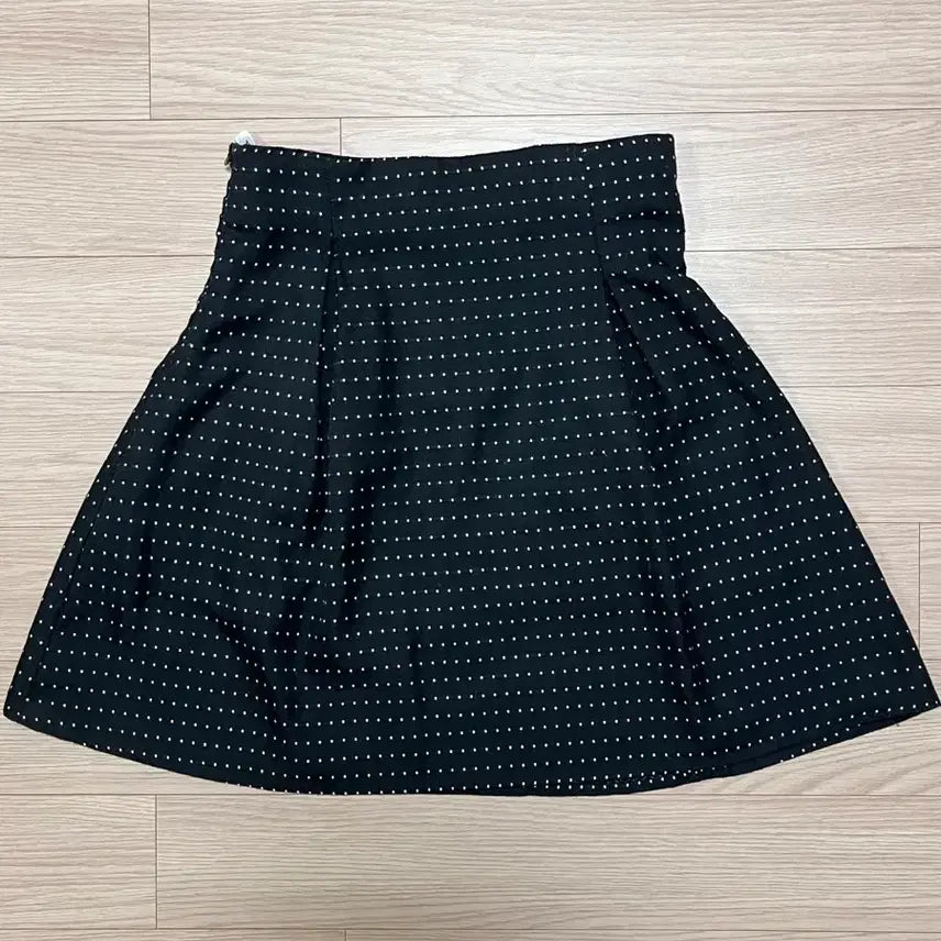 [BUNJANG] Black Dot A-line Mini Skirt / 블랙 도트 땡땡이 A라인 미니스커트