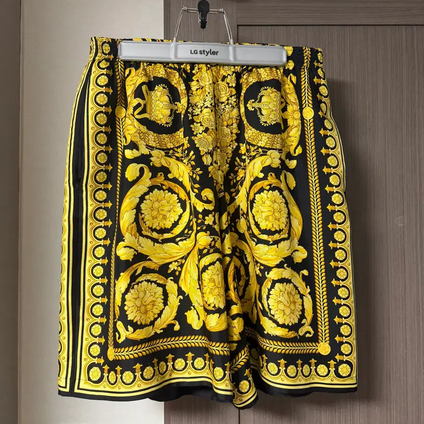 [BUNJANG] Versace Barocco Silk Shorts / 베르사체 Barocco 실크 반바지 M(48)사이즈