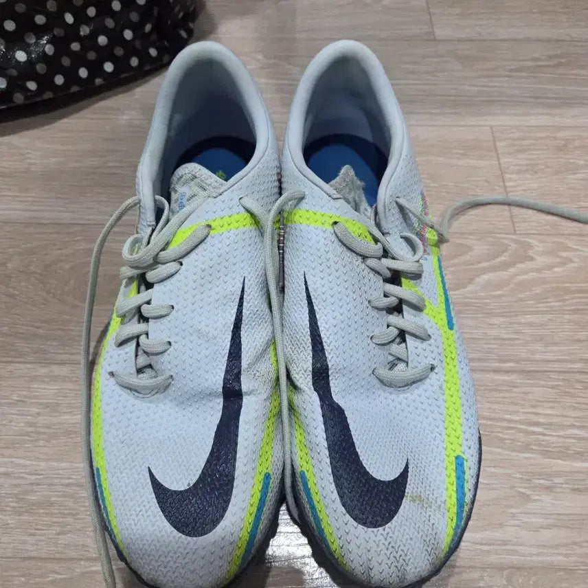 [SOLD OUT] 나이키 팬텀 GT2 프로 TF 풋살화 260