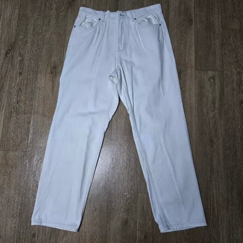 [BUNJANG] 8seconds Tapered Fit White Denim Pants (Size 84) / 에잇세컨즈 테이퍼드핏 화이트 데님 84 새제품 팝니다