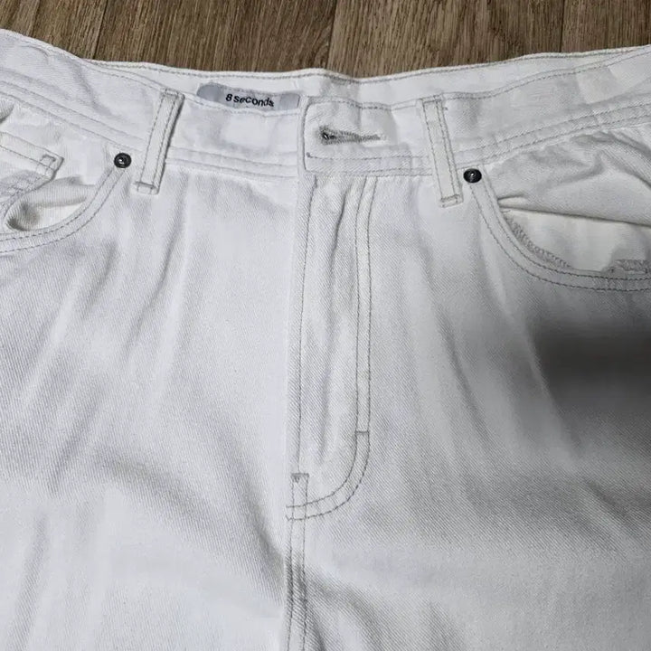 [BUNJANG] 8seconds Tapered Fit White Denim Pants (Size 84) / 에잇세컨즈 테이퍼드핏 화이트 데님 84 새제품 팝니다