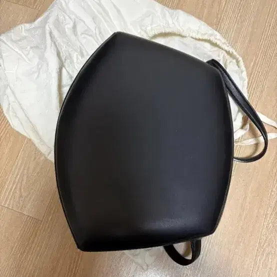 [BUNJANG] Archivepke Shell Shoulder Bag Lambskin / 아카이브앱크 쉘 숄더백 양가죽