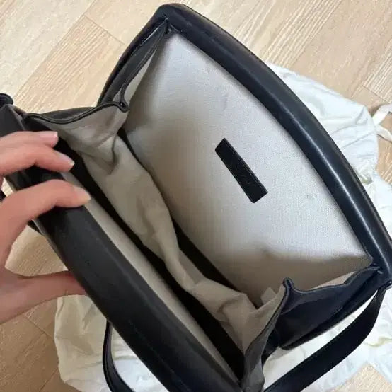 [BUNJANG] Archivepke Shell Shoulder Bag Lambskin / 아카이브앱크 쉘 숄더백 양가죽