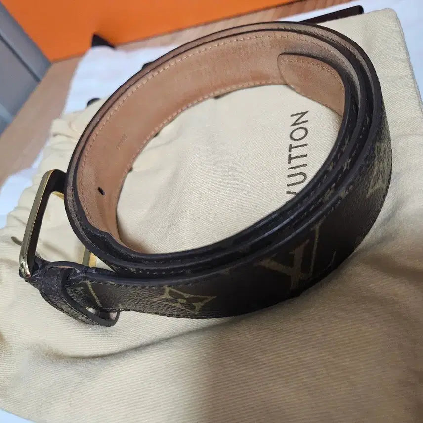 [BUNJANG] Louis Vuitton Monogram Belt Gold Buckle / 루이비통 정품 모노그램 벨트 브라운 금장