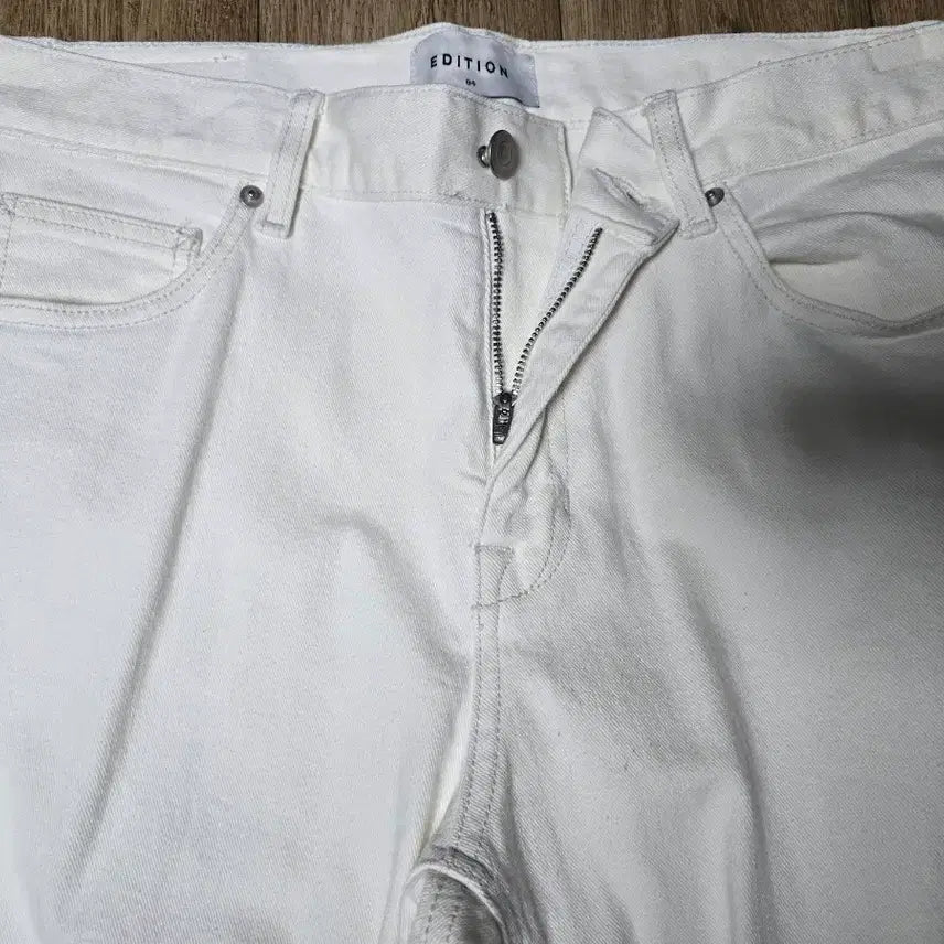 [SOLD OUT] 에디션 테이퍼드 크롭핏 화이트 84 새제품 팝니다