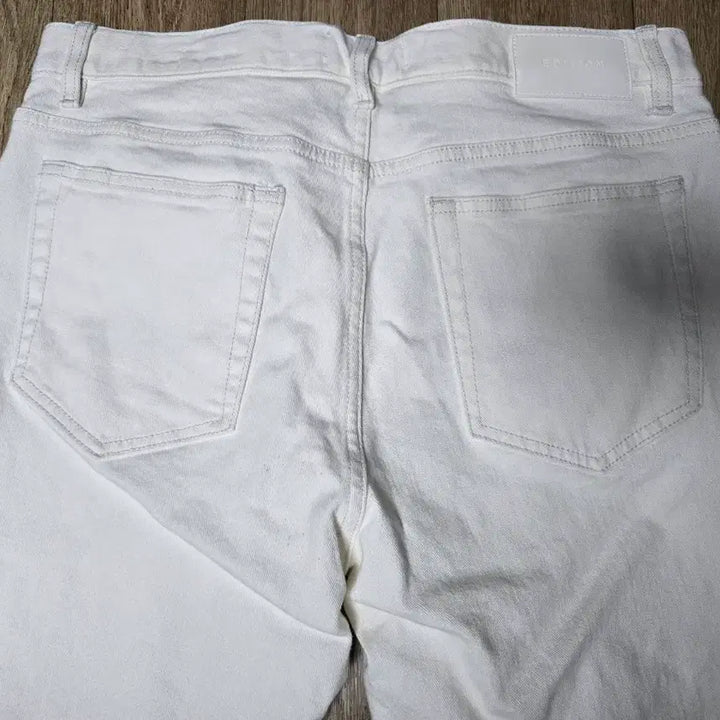 [SOLD OUT] 에디션 테이퍼드 크롭핏 화이트 84 새제품 팝니다