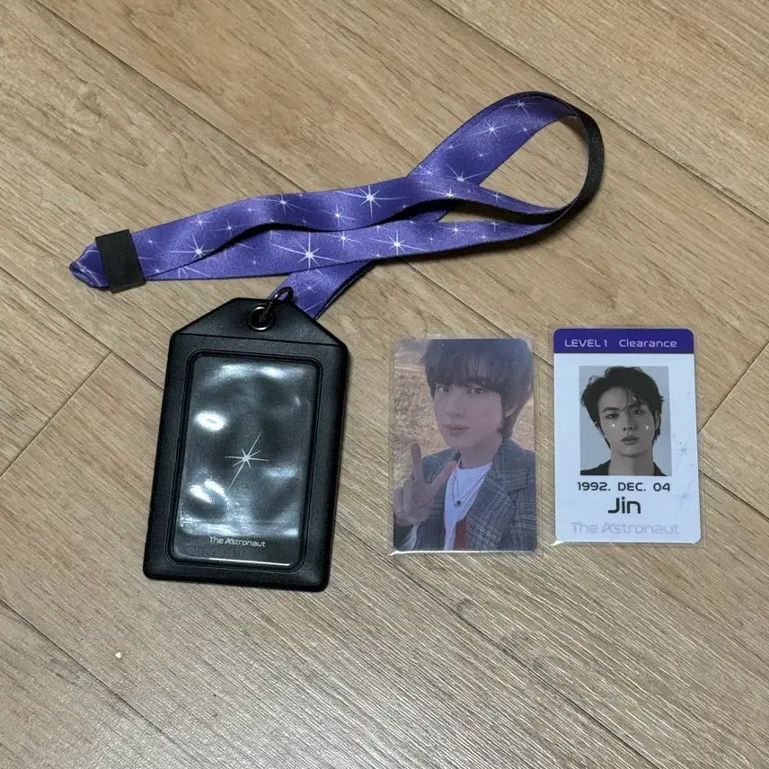[SOLD OUT] 방탄소년단 진 디애스트로넛 사원증 + 포토카드