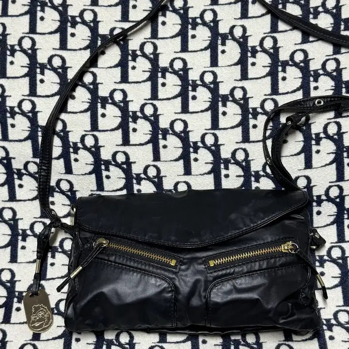 [BUNJANG] Kipling Black Leather Crossbody Bag / 키플링 블랙 가죽 크로스백