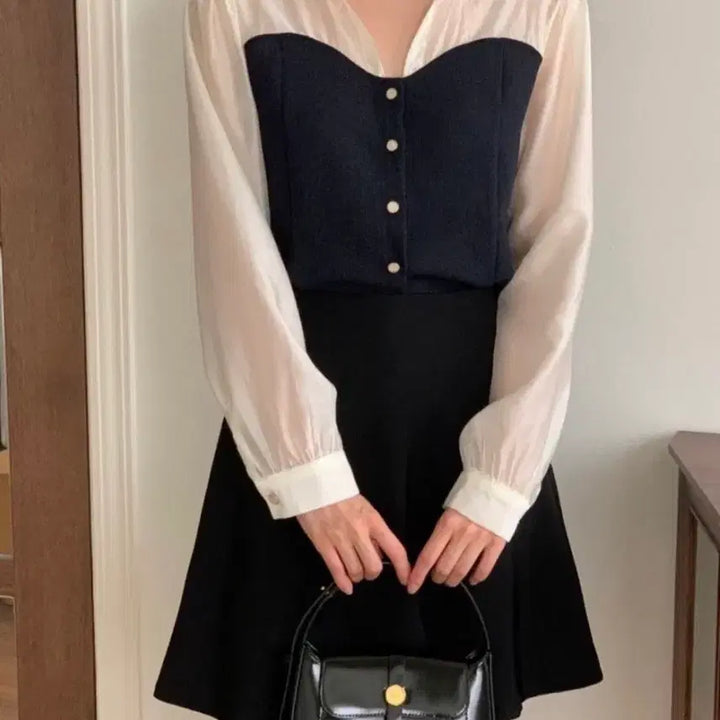 [SOLD OUT] 시스루 배색 카라 블라우스