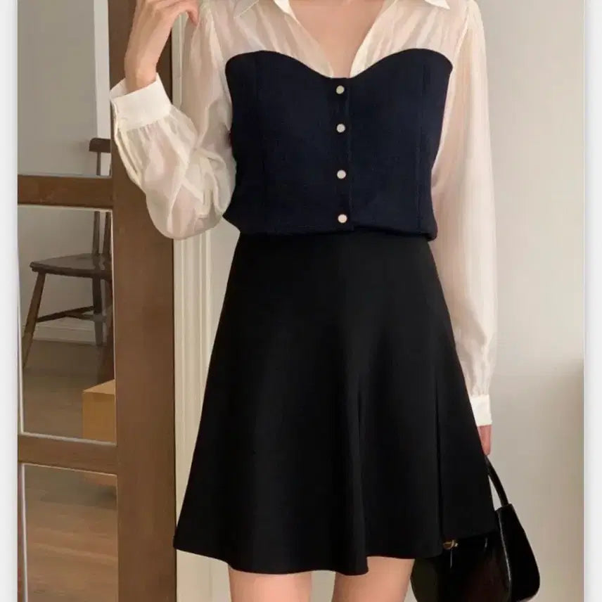 [SOLD OUT] 시스루 배색 카라 블라우스