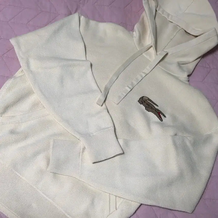 [BUNJANG] Lacoste Embroidered Hoodie XS Ivory / 21 S/S 라코스테 자수 후드티 xs 아이보리