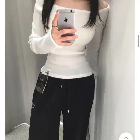 [BUNJANG] Angora Boat Neck Off-Shoulder Knitwear / 폴링 앙고라 보트넥 오프숄더