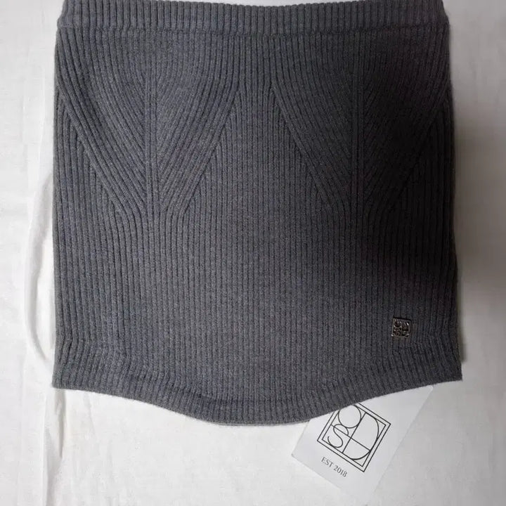 [BUNJANG] (텍O) ods 로제 니트 뷔스티에 knut bustier 그레이 / (텍O) ods 로제 니트 뷔스티에 knut bustier 그레이