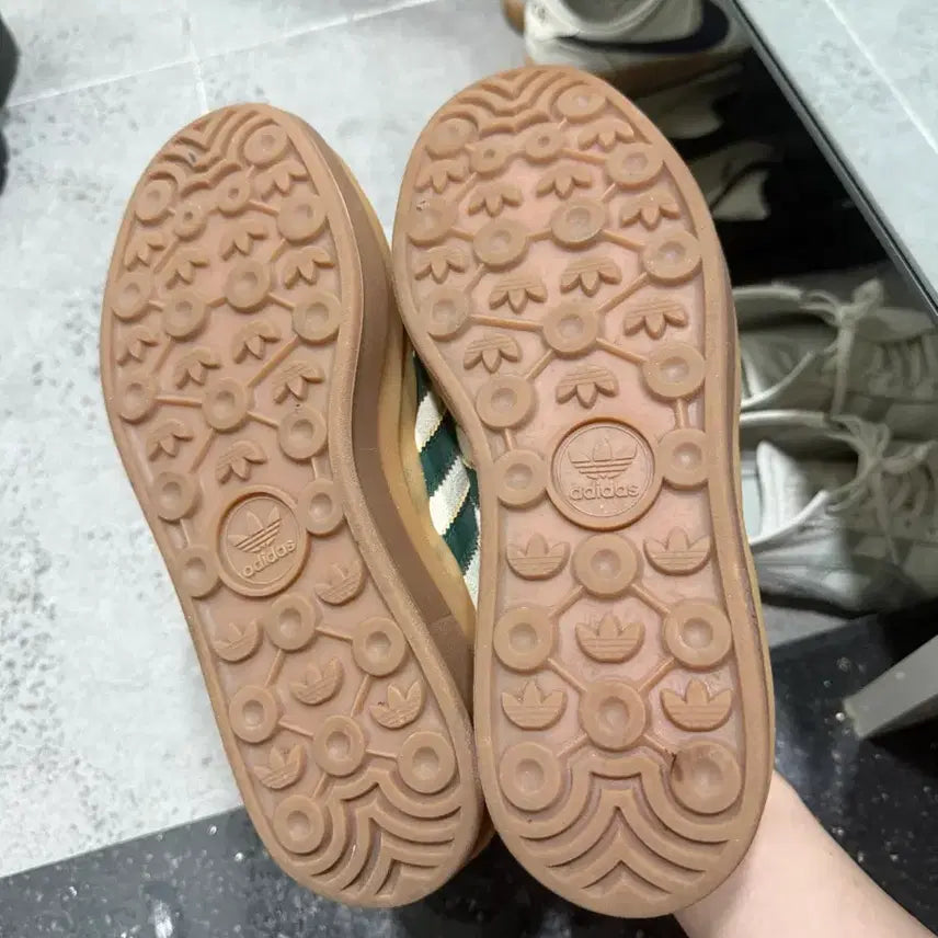 [SOLD OUT] 235) 아디다스 가젤 볼드 크림 화이트 컬리지에이트 그린