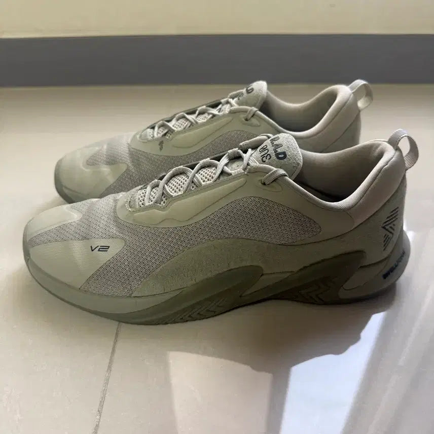 [BUNJANG] R.A.D ONE V2 Dust Green Sneakers / R.A.D ONE V2 운동화 Dust Green 290