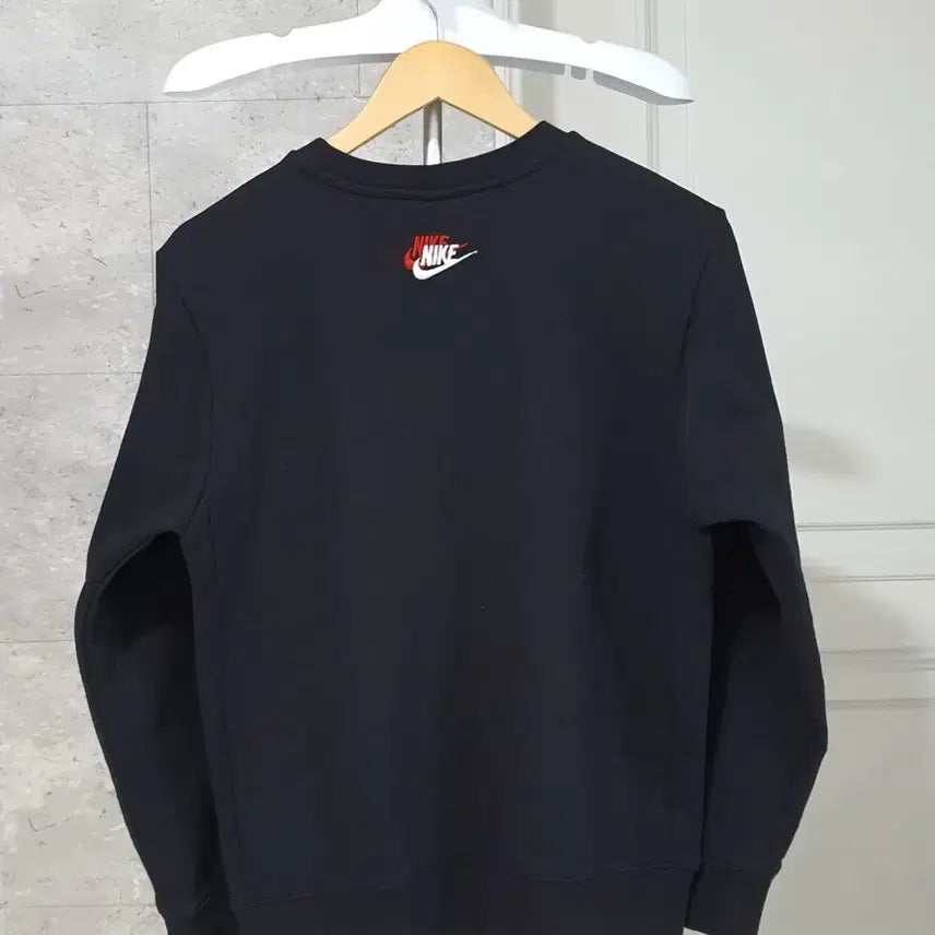 [SOLD OUT] 나이키 에센셜 블랙 맨투맨 95