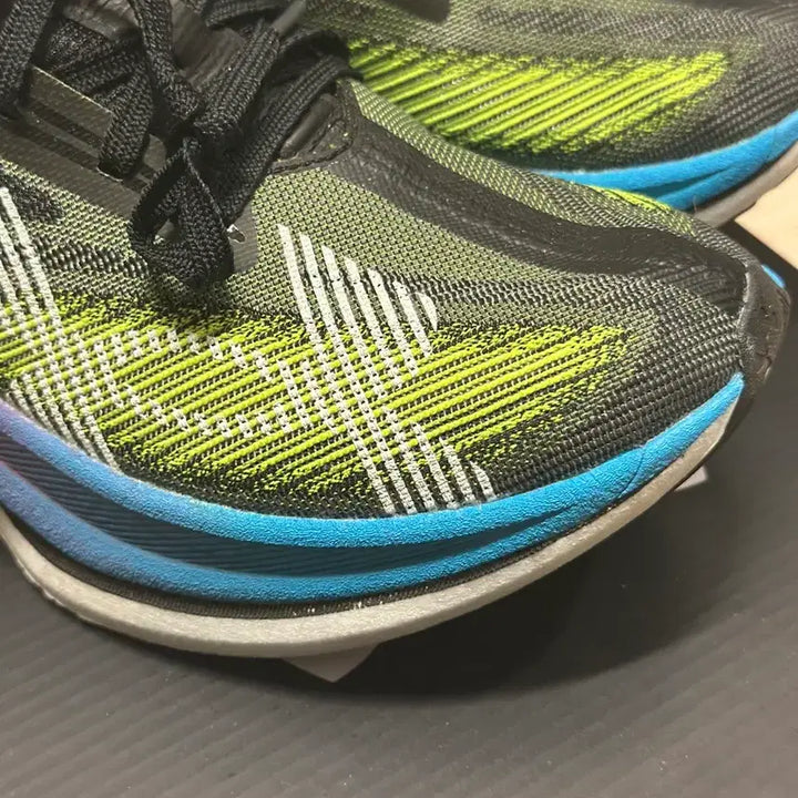 [BUNJANG] Under Armour Velocity Elite 3 Running Shoes / 언더아머 카본화 러닝화 UA 벨로시티 엘리트 3