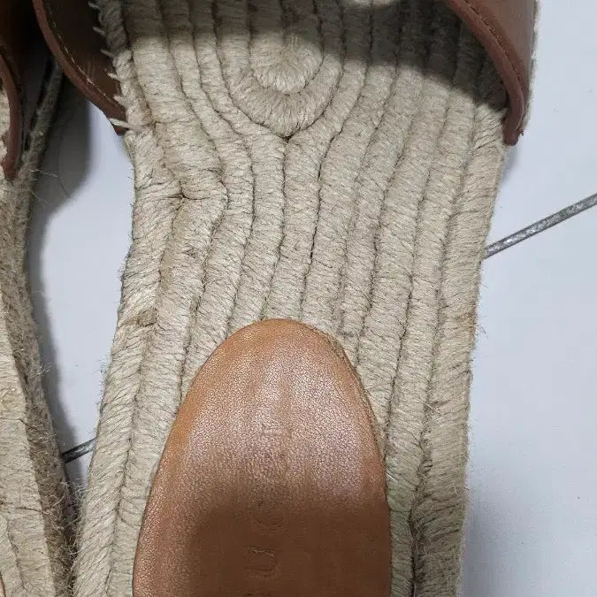 [BUNJANG] Gucci Interlocking G Cutout Slides Brown / 구찌 인터로킹 G 컷아웃 슬라이드 브라운