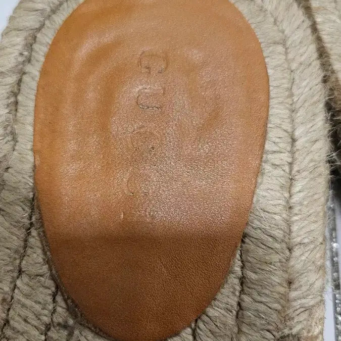 [BUNJANG] Gucci Interlocking G Cutout Slides Brown / 구찌 인터로킹 G 컷아웃 슬라이드 브라운