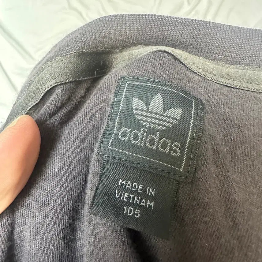 [BUNJANG] Adidas Trefoil Logo Khaki Sleeveless Top / 아디다스 00s 트레포일로고 카키슬리브리스 105