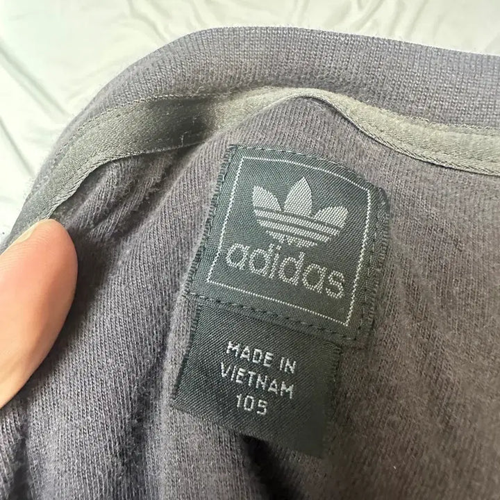 [BUNJANG] Adidas Trefoil Logo Khaki Sleeveless Top / 아디다스 00s 트레포일로고 카키슬리브리스 105