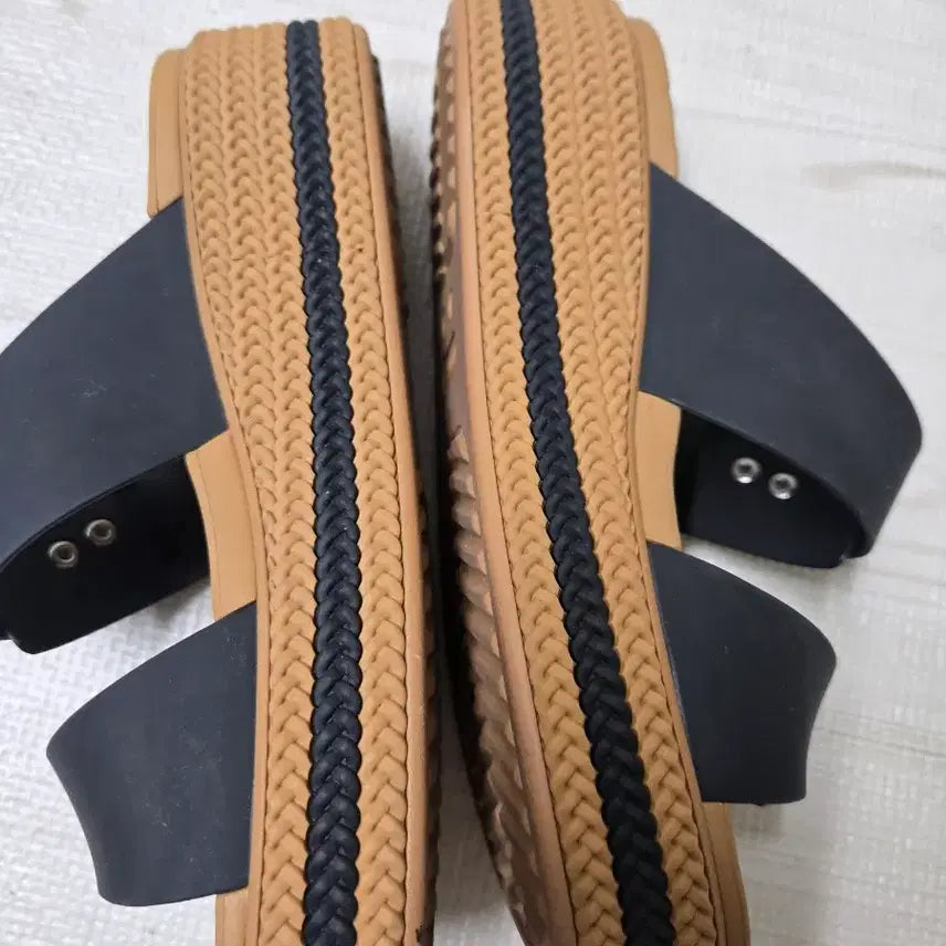 [BUNJANG] Crocs Brooklyn Woven Buckle Wedge Sandals / 크록스 브루클린 우븐버클웨지,크록스 브루클린,크록스여성샌들,크록스웨지샌들