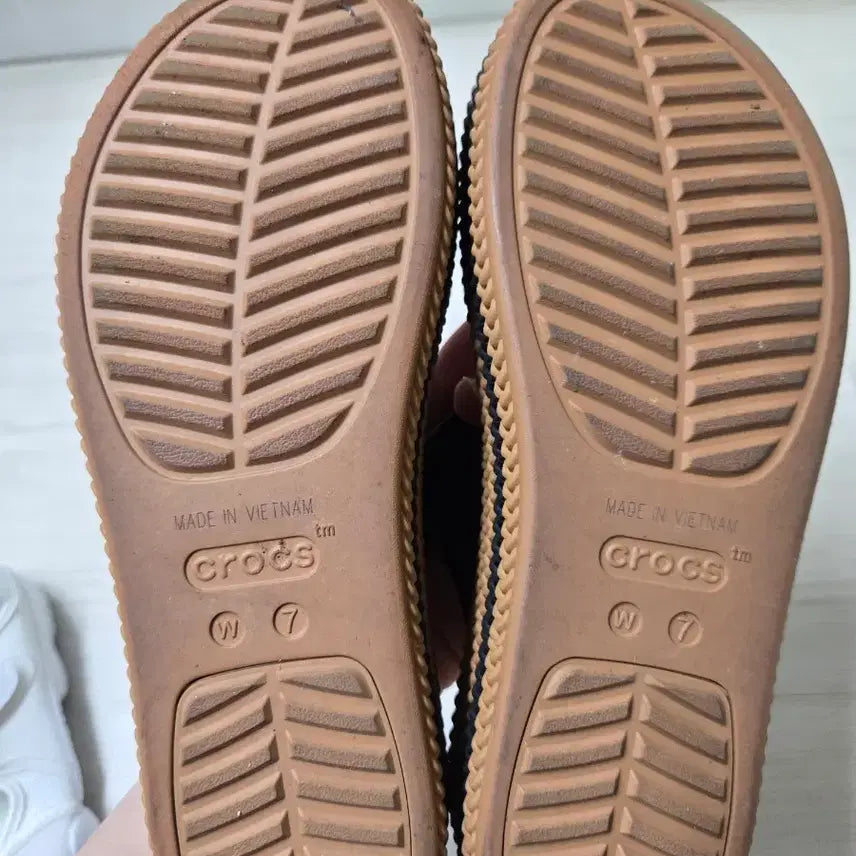 [BUNJANG] Crocs Brooklyn Woven Buckle Wedge Sandals / 크록스 브루클린 우븐버클웨지,크록스 브루클린,크록스여성샌들,크록스웨지샌들