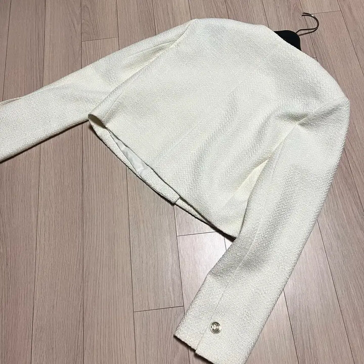 [BUNJANG] Stay People Cropped Tweed Jacket - Ivory / 23년 스테이피플 크롭 트위드 자켓 아이보리노카라라운드넥금장하객룩오피스룩
