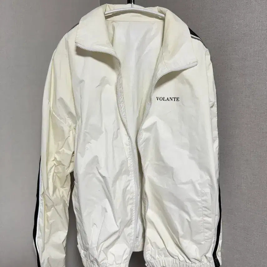 [SOLD OUT] VOLANTE 화이트 바람막이 자켓