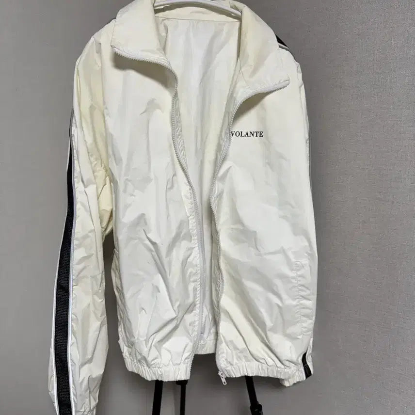 [SOLD OUT] VOLANTE 화이트 바람막이 자켓