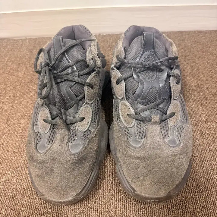 [BUNJANG] Adidas Yeezy 500 Utility Black Sneakers / 아디다스 이지 500 유틸리티 블랙 260