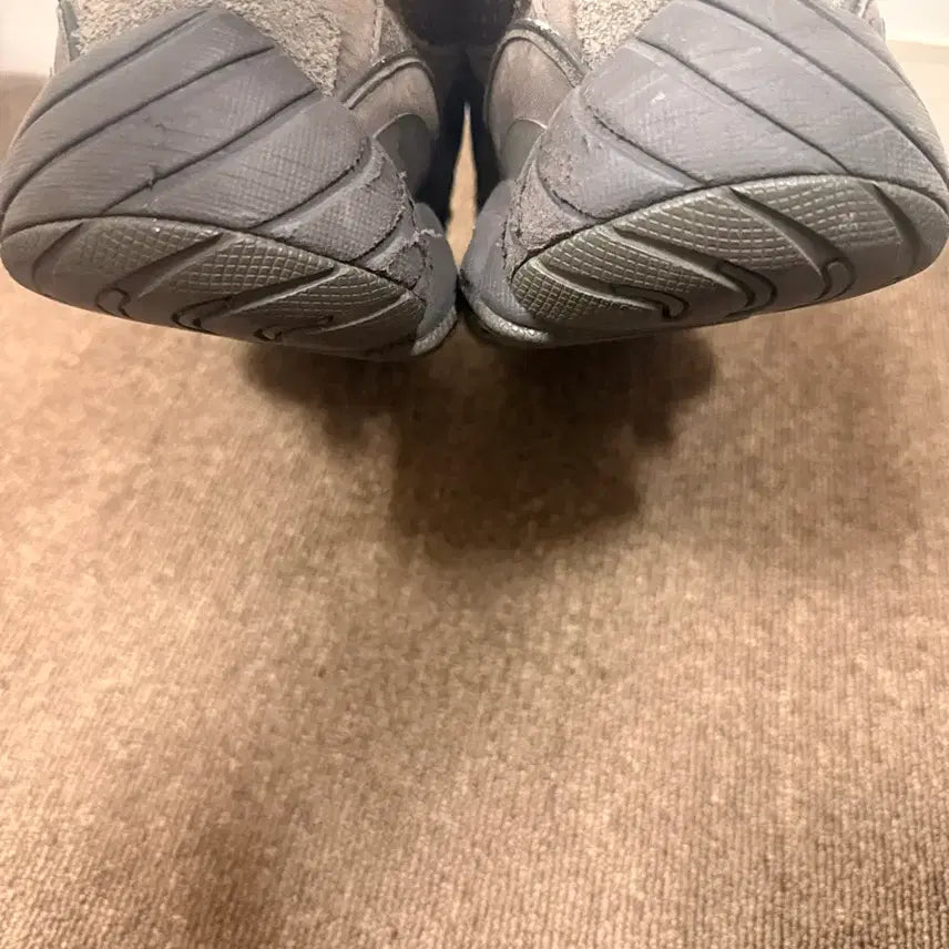 [BUNJANG] Adidas Yeezy 500 Utility Black Sneakers / 아디다스 이지 500 유틸리티 블랙 260