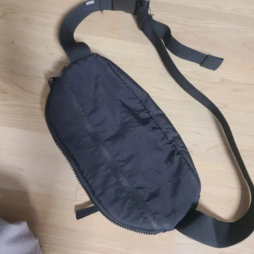 [BUNJANG] Adidas Crossbody Bag / 아디다스 가방