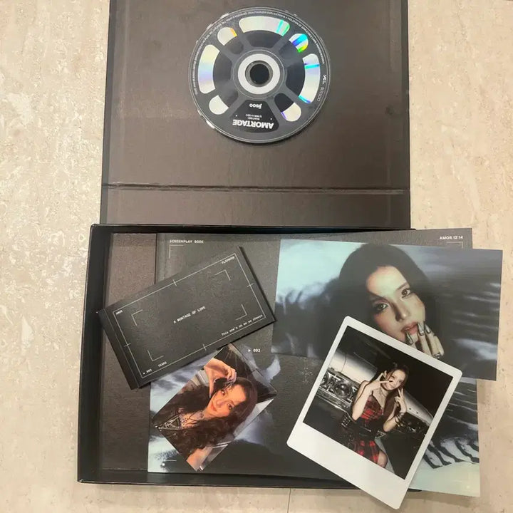 [BUNJANG] Blackpink Jisoo Earthquake Album (Includes Photocards) / 블랙핑크 지수 얼스퀘이크 앨범 판매합니다(포카 등 포함)