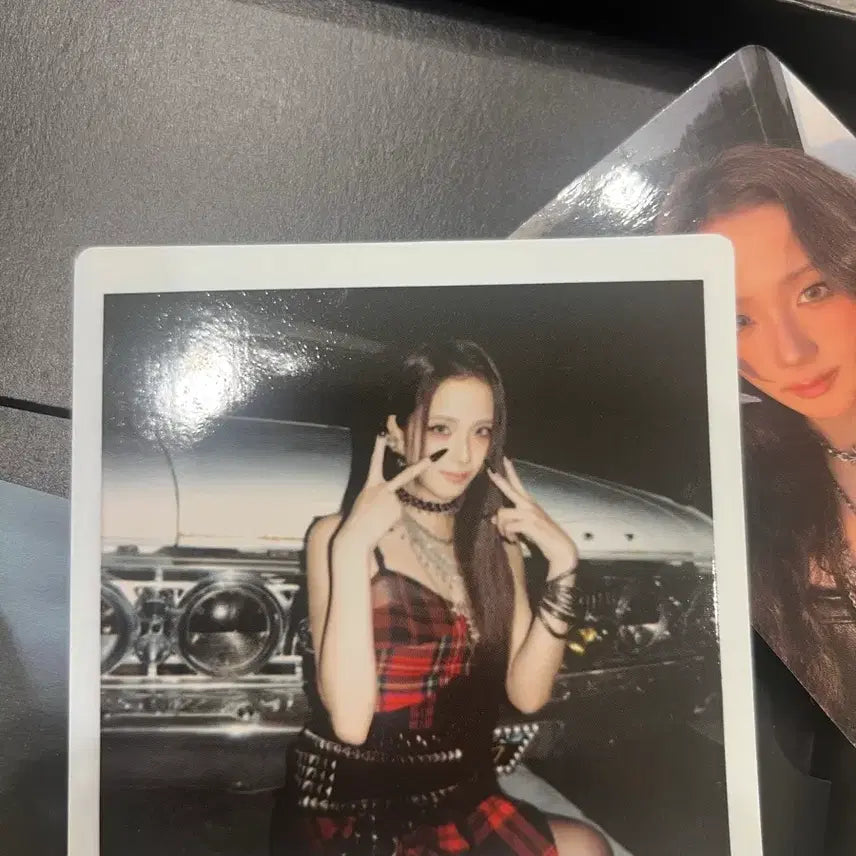 [BUNJANG] Blackpink Jisoo Earthquake Album (Includes Photocards) / 블랙핑크 지수 얼스퀘이크 앨범 판매합니다(포카 등 포함)