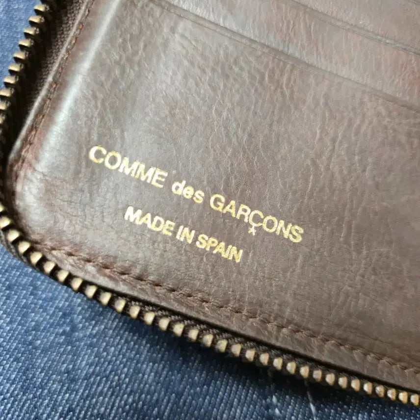 [BUNJANG] Comme des Garçons Zipper Wallet / 꼼데가르송 지퍼지갑 꼼데가르송 반지갑 꼼데가르송 남성지갑