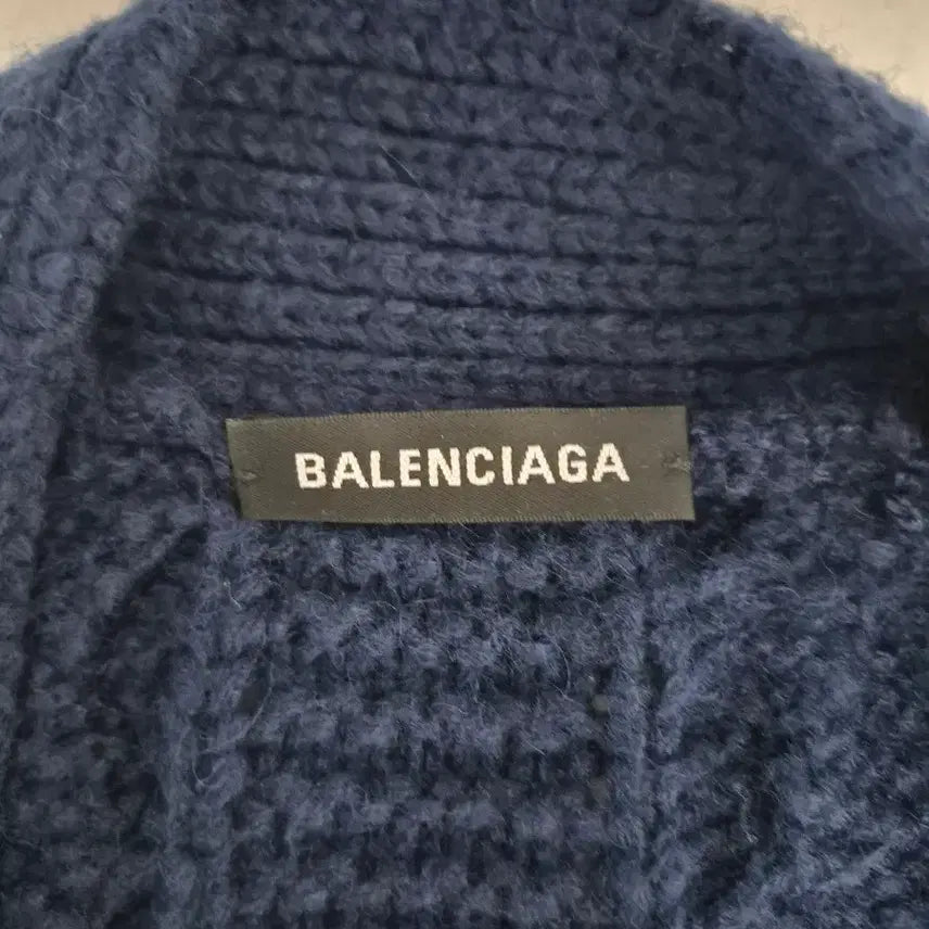[BUNJANG] Balenciaga BB Mode Cable Knit Cardigan / 발렌시아가(Balenciaga) BB 모드 케이블 니트