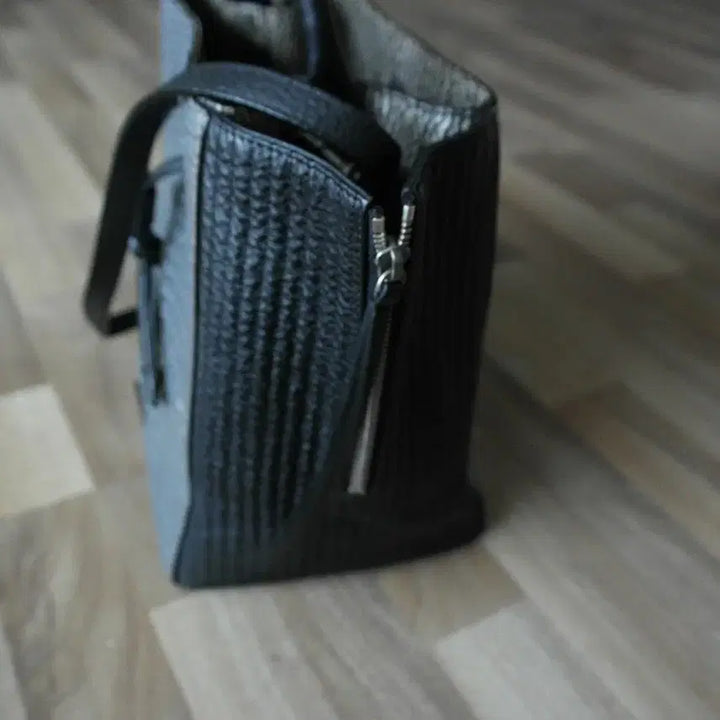 [BUNJANG] Loose &amp; Lounge Leather Handbag / 루즈앤라운지가방/새제품수준