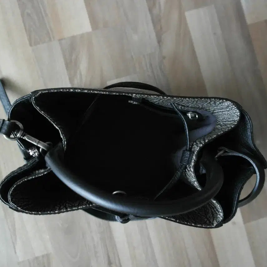 [BUNJANG] Loose &amp; Lounge Leather Handbag / 루즈앤라운지가방/새제품수준