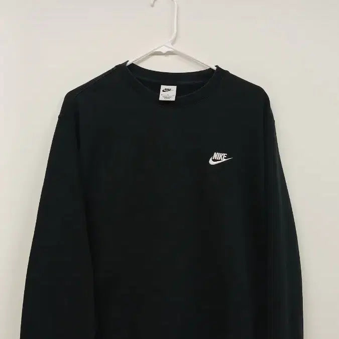 [SOLD OUT] 나이키 스우시 맨투맨 블랙