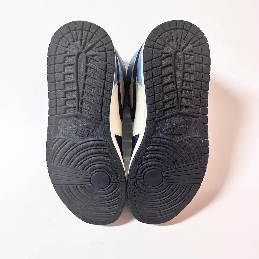 [BUNJANG] Air Jordan 1 Retro High Obsidian UNC Sneakers / [280] 에어조던 1 레트로 하이 옵시디언 UNC