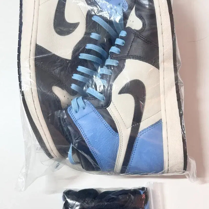 [BUNJANG] Air Jordan 1 Retro High Obsidian UNC Sneakers / [280] 에어조던 1 레트로 하이 옵시디언 UNC