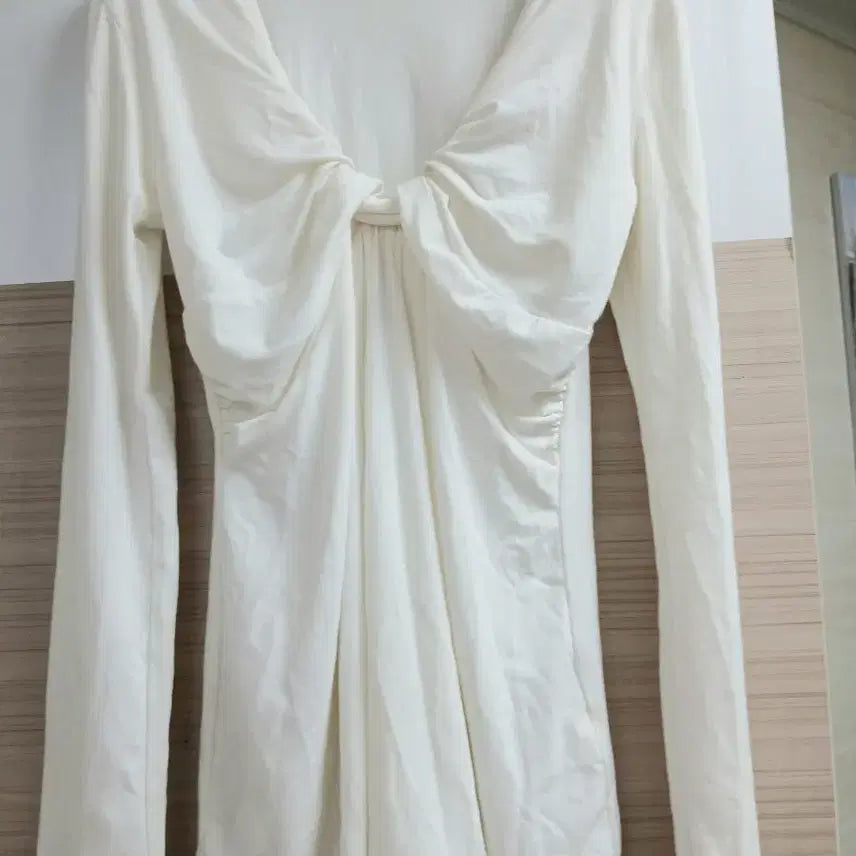 [BUNJANG] Onegyaru Sexy White Long Sleeve T-shirt / 오네갸루섹시티