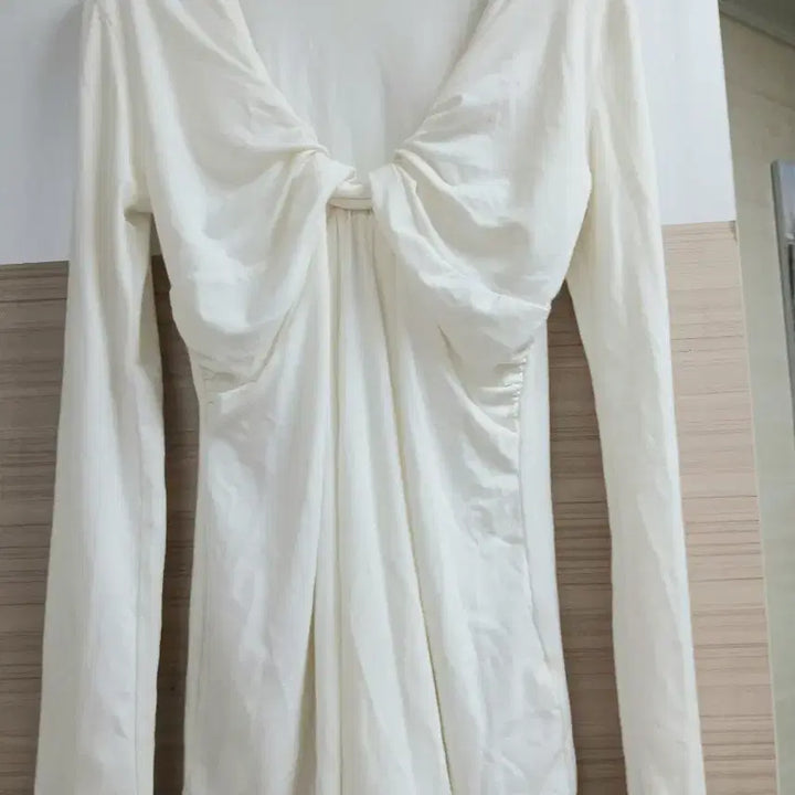 [BUNJANG] Onegyaru Sexy White Long Sleeve T-shirt / 오네갸루섹시티