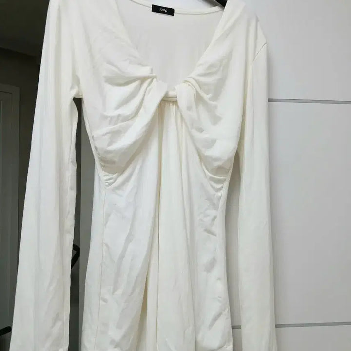 [BUNJANG] Onegyaru Sexy White Long Sleeve T-shirt / 오네갸루섹시티