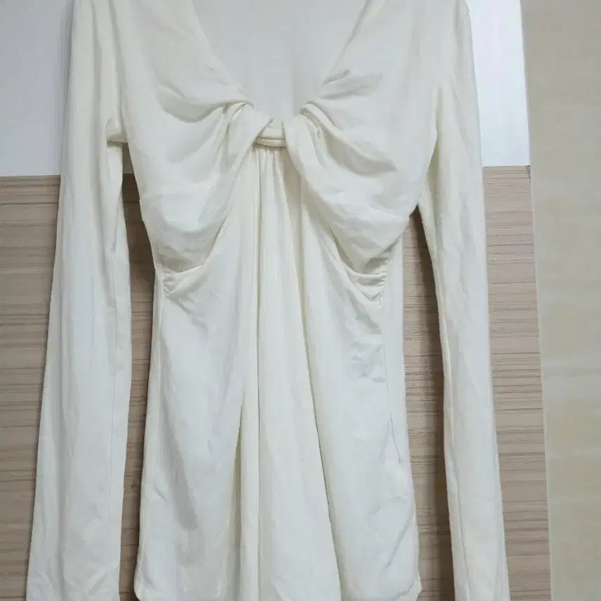 [BUNJANG] Onegyaru Sexy White Long Sleeve T-shirt / 오네갸루섹시티