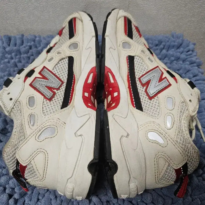 [SOLD OUT] 뉴발란스 827  화이트 레드  235